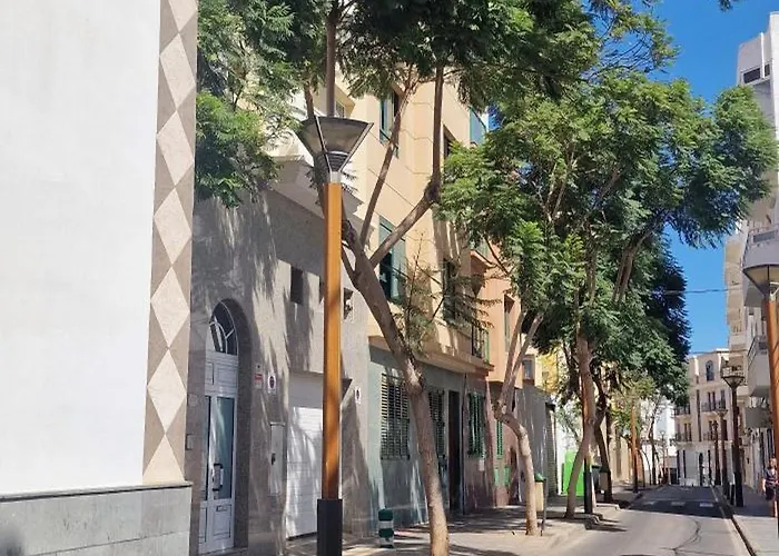 Arrecife-el Centro Y El Mar * Арресифе